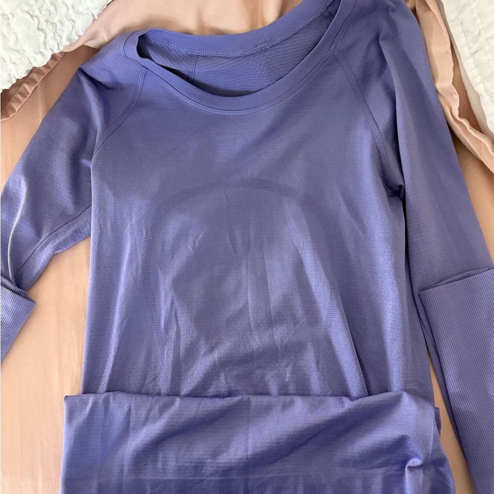 Lululemon swiftly tech long sleeve.